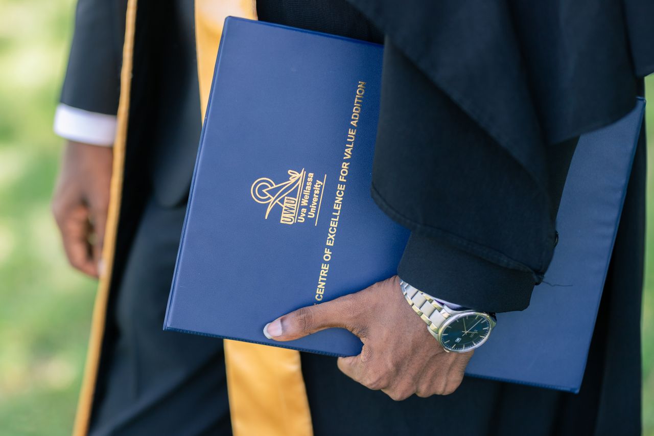 Celebrate success with this vibrant graduation scene featuring Uva Wellassa University!